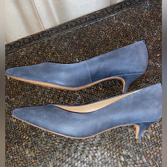 Vionic Kitten Heels - Picture 1 of 8